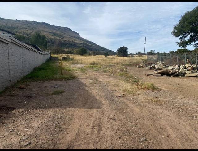 LAND FOR SALE IN BALMORAL